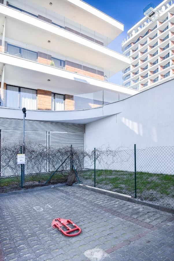 Apartamenty Promenada Z Tarasem I Parkingiem - Apartamenty Na Wyspie シフィノウイシチェ エクステリア 写真