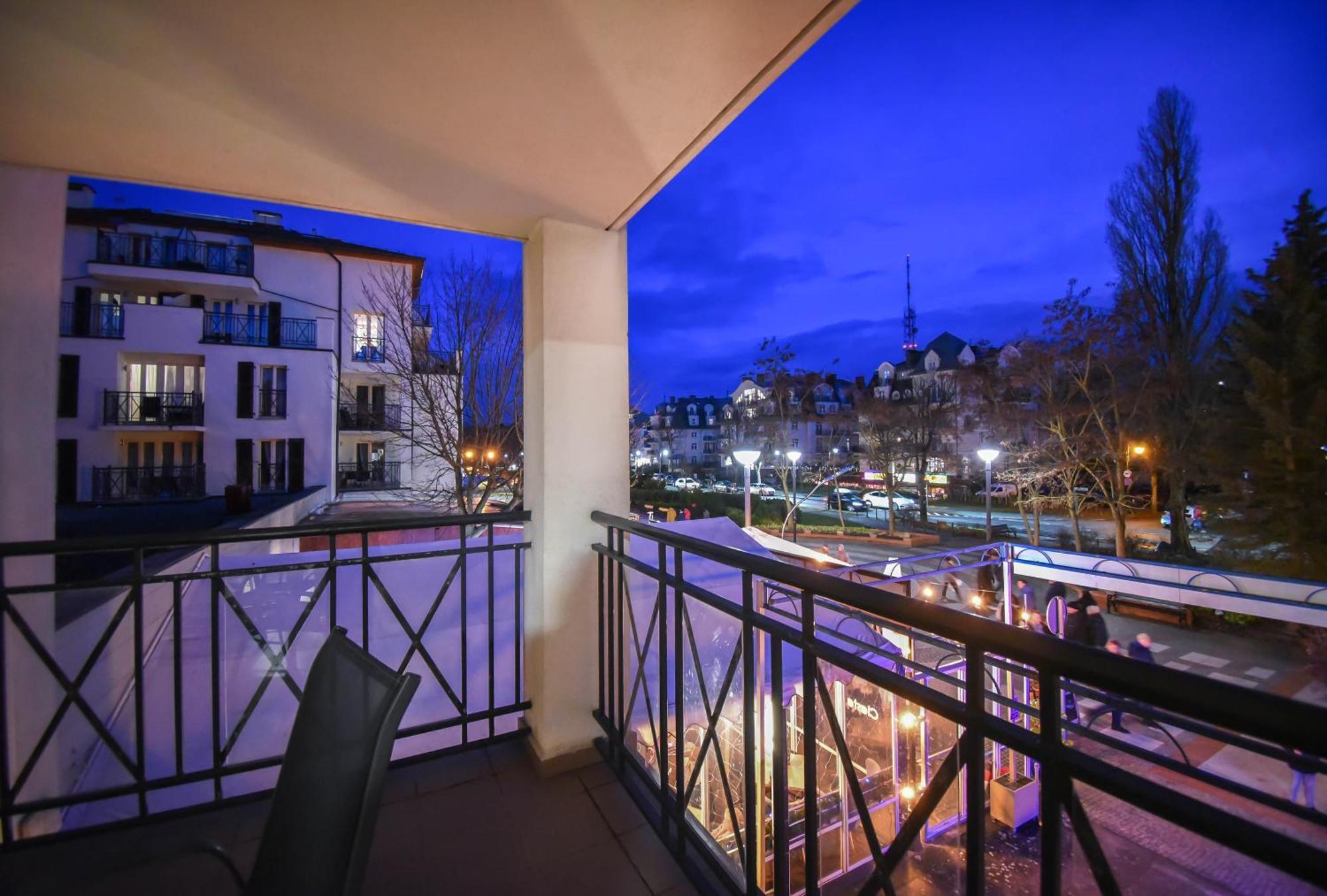 Apartamenty Promenada Z Tarasem I Parkingiem - Apartamenty Na Wyspie シフィノウイシチェ エクステリア 写真