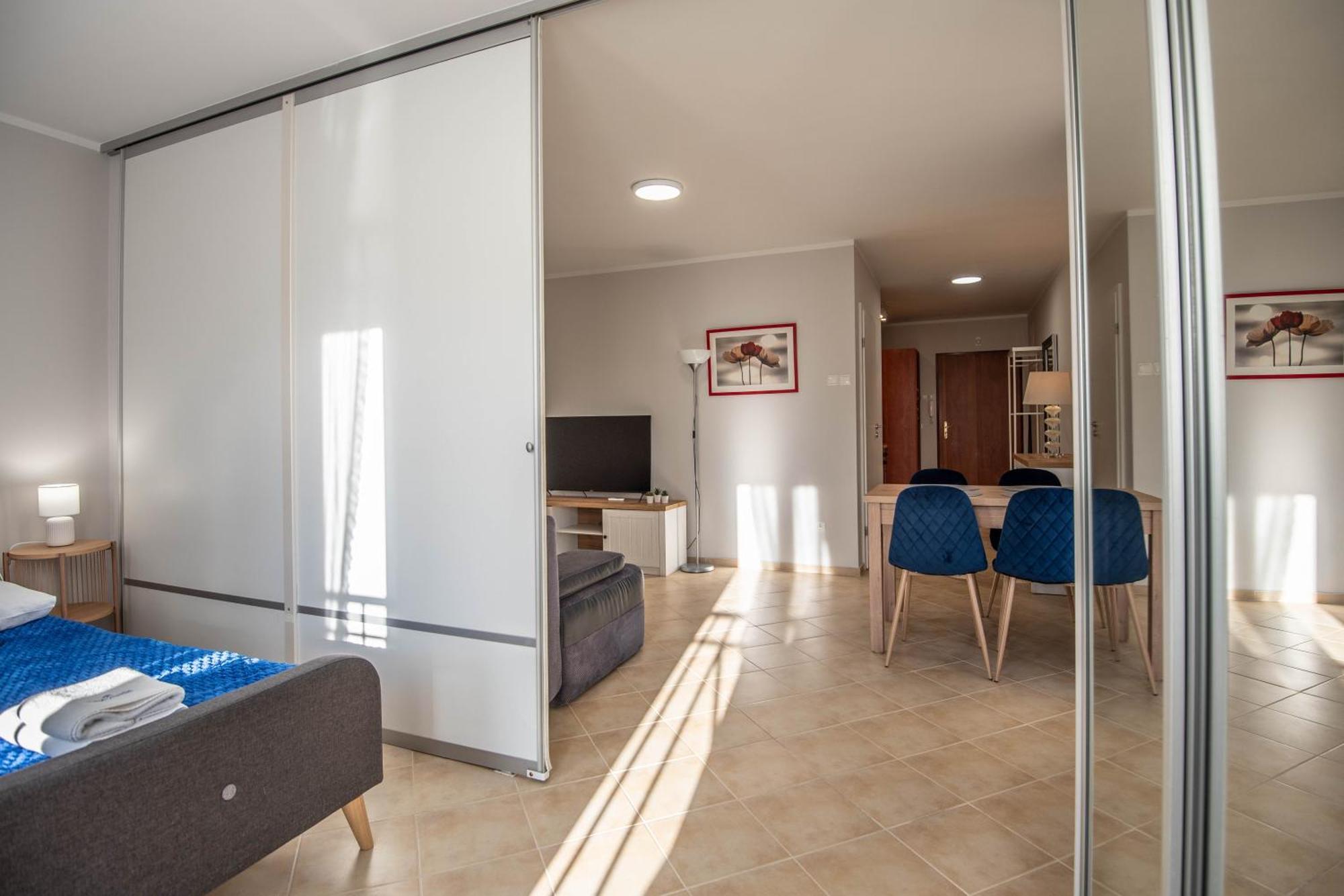 Apartamenty Promenada Z Tarasem I Parkingiem - Apartamenty Na Wyspie シフィノウイシチェ エクステリア 写真